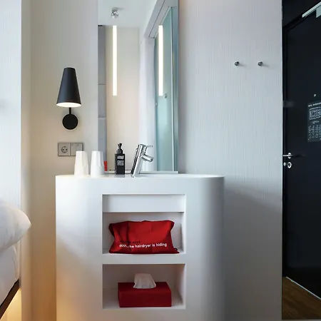 Hotel Citizenm Amstel 4*